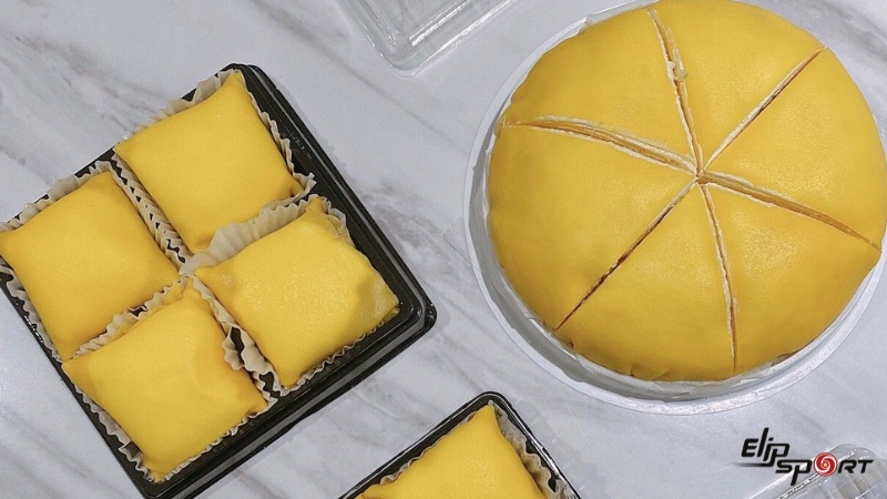 100g b&aacute;nh crepe sầu ri&ecirc;ng chưa khoảng 450 calo