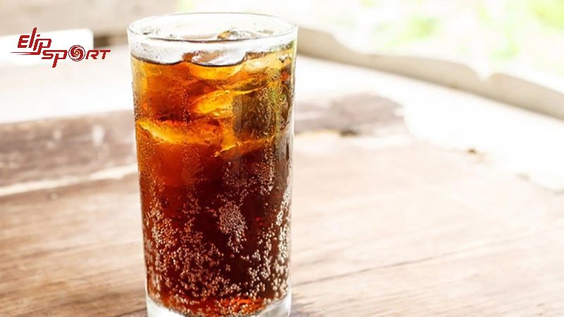 Th&agrave;nh phần ch&iacute;nh c&oacute; trong c&aacute;c loại nước ngọt gồm nước đ&atilde; b&atilde;o h&ograve;a kh&iacute; CO2, đường, c&aacute;c hương liệu