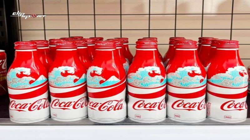 Coca Cola cũng l&agrave; một trong những thương hiệu nước giải kh&aacute;t l&acirc;u đời
