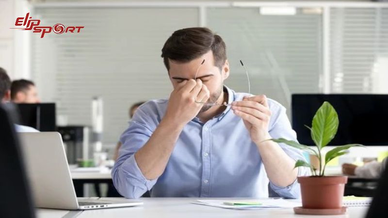 C&aacute;c loại tr&agrave; như camomile hoặc tr&agrave; hạt sen c&oacute; khả năng gi&uacute;p thư gi&atilde;n
