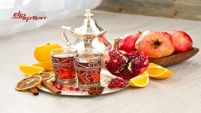 Tr&agrave; sẽ hỗ trợ cơ thể duy tr&igrave; sự c&acirc;n bằng nước