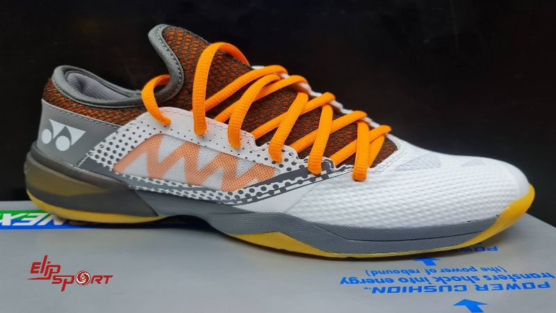 Gi&agrave;y cầu l&ocirc;ng Yonex Comfort Z2 th&igrave; qu&aacute; quen thuộc với người chơi