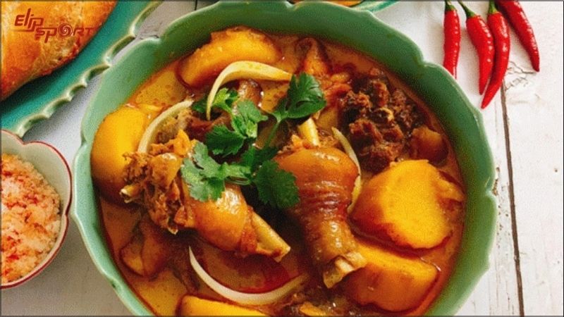 Một phần c&agrave; ri g&agrave; c&oacute; thể chứa khoảng 300 - 400 calo