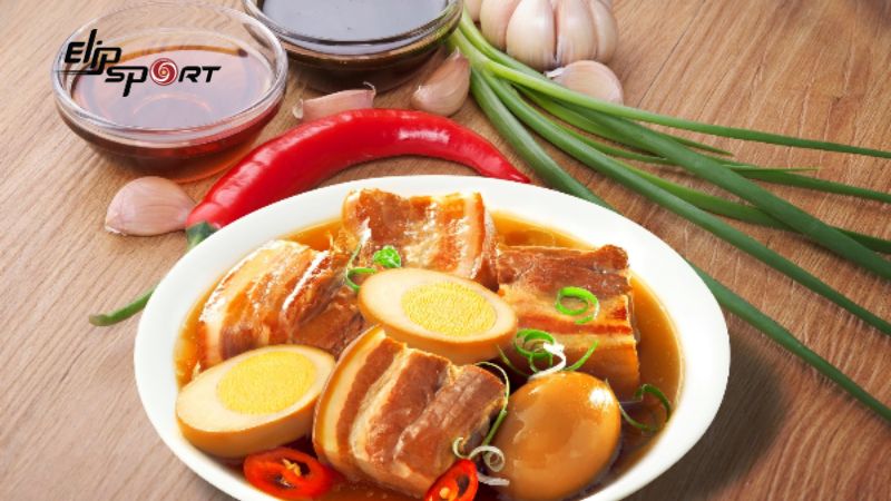 Phụ nữ mang thai n&ecirc;n ăn thịt kho hột vịt với lượng vừa phải 