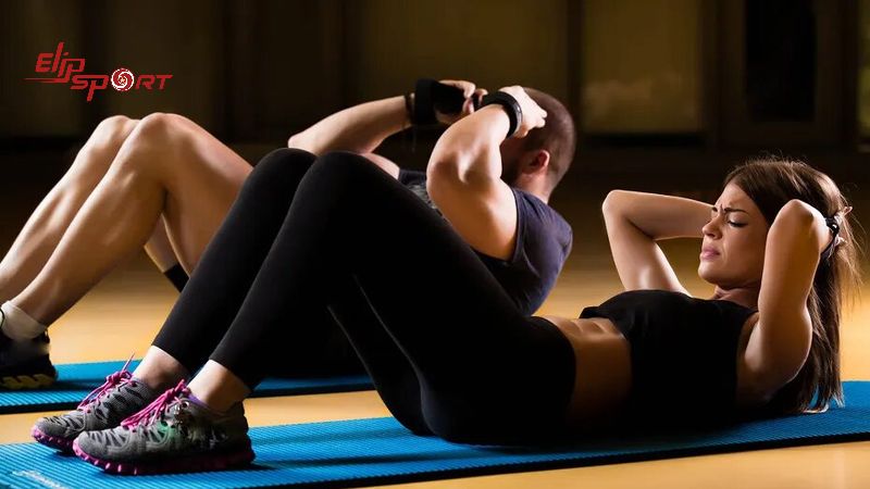Crunch l&agrave; một b&agrave;i tập luyện cơ bụng hiệu quả