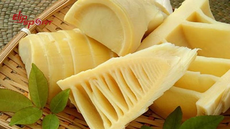 Măng l&agrave; loại thực phẩm dễ ăn nhưng nếu ăn một c&aacute;ch kh&ocirc;ng kiểm so&aacute;t th&igrave; rất dễ vượt qu&aacute; lượng calo cho ph&eacute;p