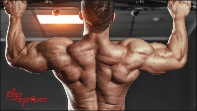 Lu&ocirc;n hỏi huấn luyện vi&ecirc;n về c&aacute;c tư thế đ&uacute;ng để ngăn chặn rủi ro chấn thương
