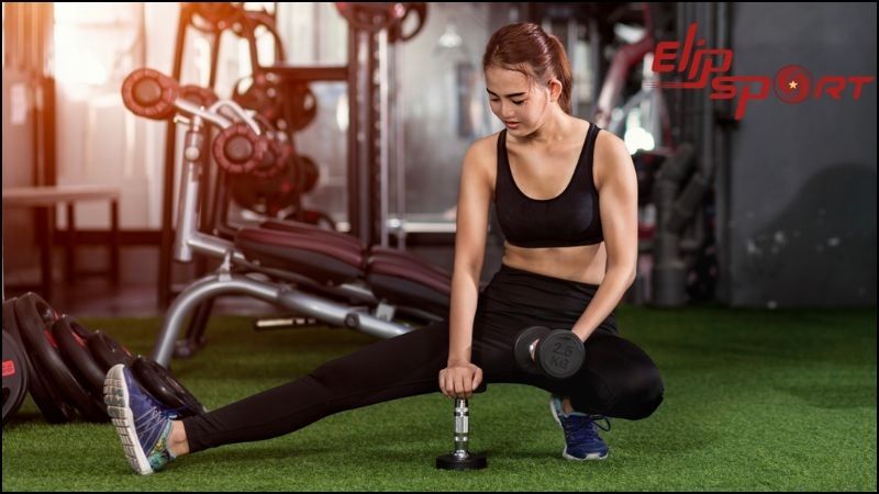 Những trang phục mềm mại, tho&aacute;ng m&aacute;t, co gi&atilde;n v&agrave; thấm h&uacute;t mồ h&ocirc;i