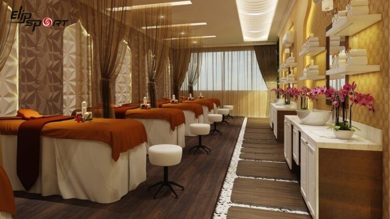 Chuẩn bị c&aacute;c dụng cụ massage trước khi thực hiện