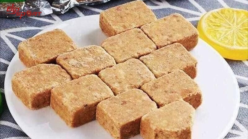 Lương kh&ocirc; l&agrave; một loại thực phẩm được chế biến sẵn từ nhiều th&agrave;nh phần như bột m&igrave;, trứng g&agrave;, sữa tươi,...&nbsp;