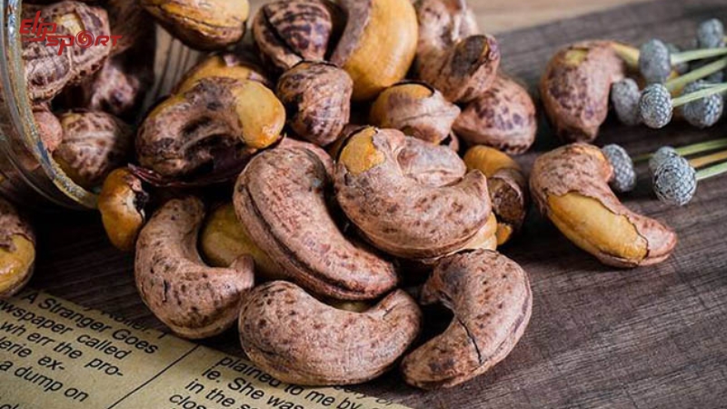 100g hạt điều rang muối kh&ocirc;ng tẩm ướp gia vị chứa khoảng 594 calo