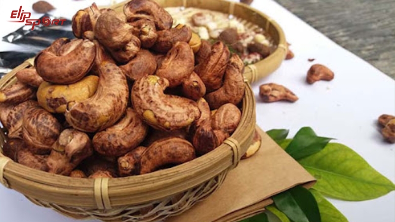 Chỉ n&ecirc;n ăn 30g hạt điều rang muối mỗi ng&agrave;y