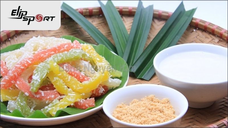 Lượng calo trong b&aacute;nh tằm khoai m&igrave; nước cốt dừa hấp c&oacute; thể dao động từ khoảng 200 đến 300 calo