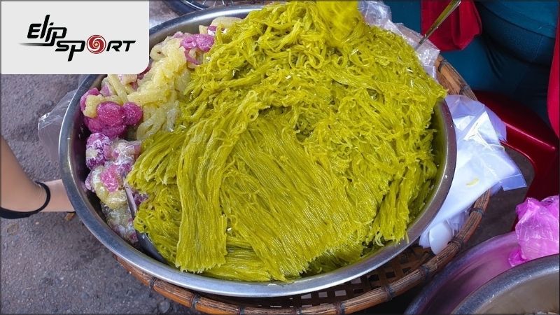 Một hộp 100g b&aacute;nh tằm ngọt cung cấp cho cơ thể khoảng 250 calo