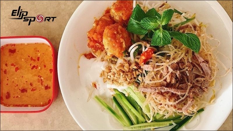 B&aacute;nh tằm x&iacute;u mại cung cấp 270 calo với mỗi 100g