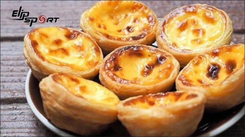B&aacute;nh tart c&oacute; nguồn gốc từ m&oacute;n crostata của &Yacute; v&agrave;o giữa thế kỷ 15