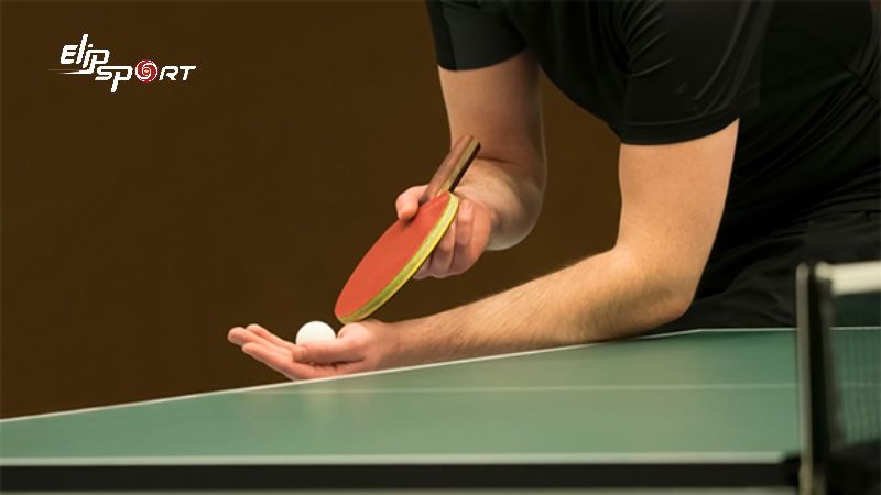 Giao b&oacute;ng nhanh ch&oacute;ng cũng l&agrave; một lỗi sai khi giao b&oacute;ng b&agrave;n
