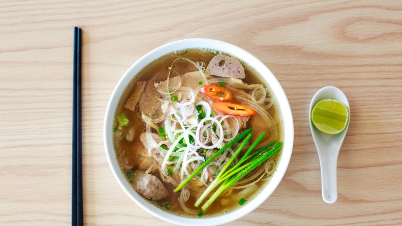 Gi&aacute; trị dinh dưỡng trong 1 b&aacute;t phở
