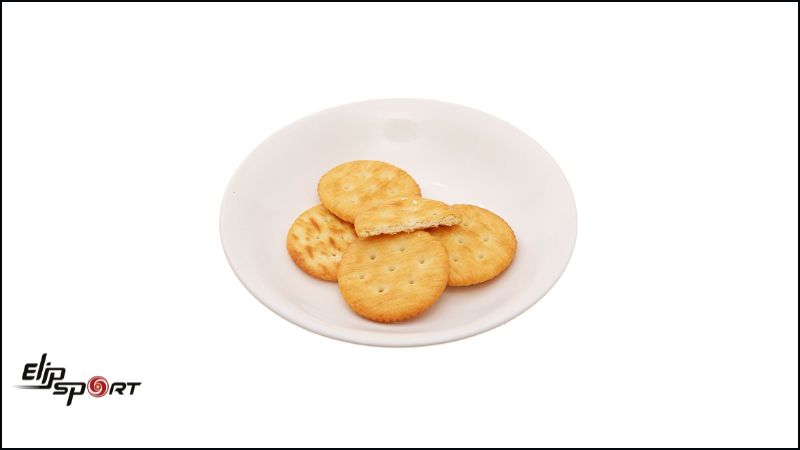 Như vậy, b&aacute;nh Ritz c&oacute; lượng calo trung b&igrave;nh, khoảng 100-140 calo cho mỗi 3 c&aacute;i b&aacute;nh