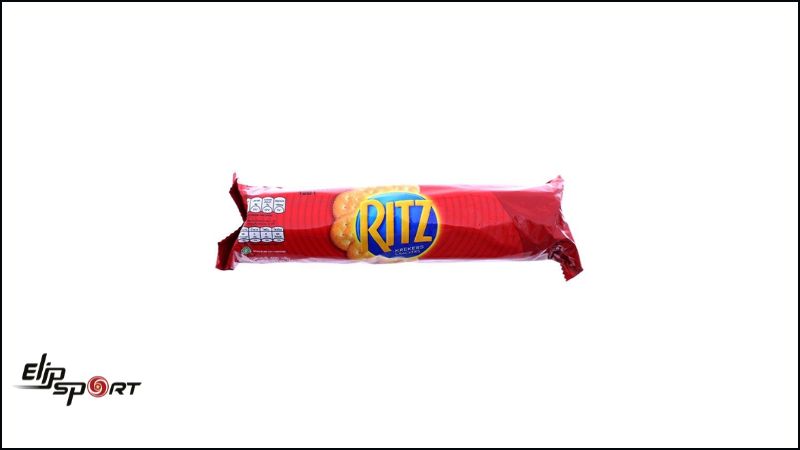 B&aacute;nh Ritz l&agrave; m&oacute;n ăn vặt y&ecirc;u th&iacute;ch của nhiều người bởi hương vị thơm ngon, gi&ograve;n tan