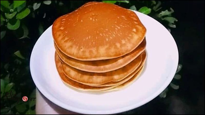 B&aacute;nh ph&egrave;n la l&agrave; một loại b&aacute;nh nướng chảo được l&agrave;m từ bột m&igrave;, trứng, sữa v&agrave; một số nguy&ecirc;n liệu kh&aacute;c