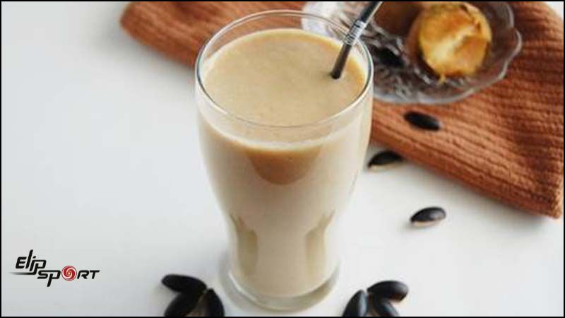 Một ly sinh tố sapoche (khoảng 250ml) sử dụng 200g sapoche v&agrave; kh&ocirc;ng th&ecirc;m c&aacute;c nguy&ecirc;n liệu kh&aacute;c c&oacute; thể chứa khoảng 166 calo