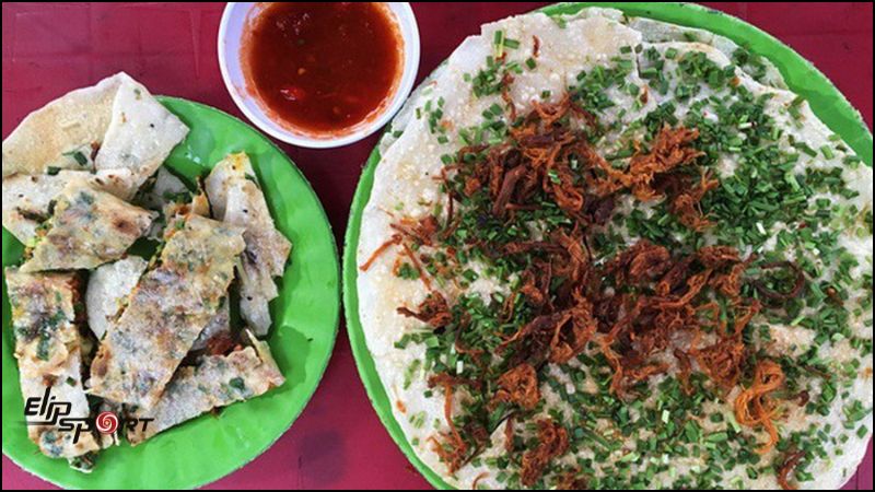 Trung b&igrave;nh một c&aacute;i b&aacute;nh tr&aacute;ng mắm ruốc chứa khoảng 175 calo
