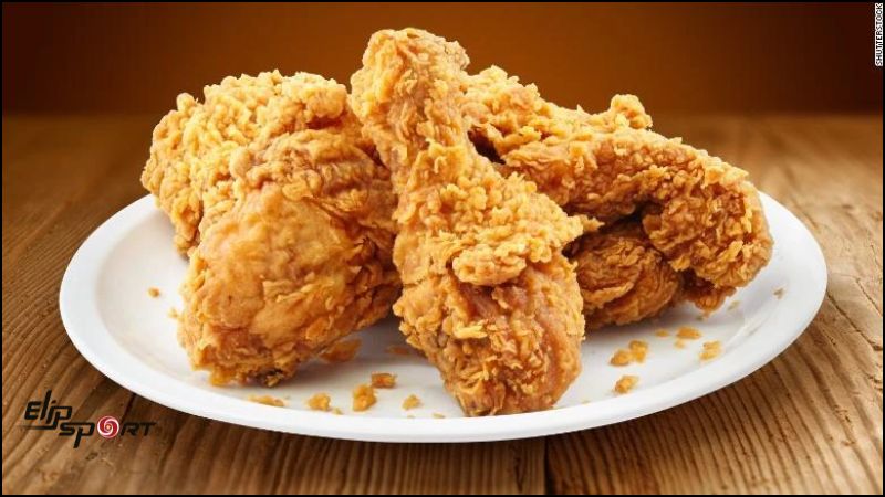 Trung b&igrave;nh, một đ&ugrave;i g&agrave; r&aacute;n sẽ cung cấp khoảng 300 calo