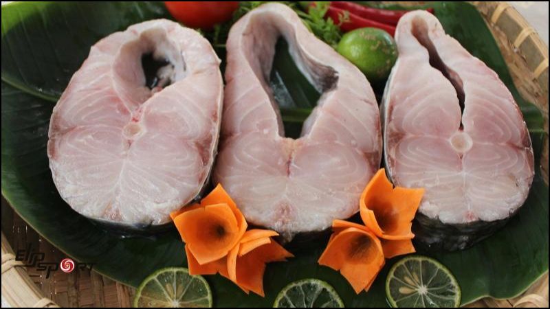 C&aacute; trắm l&agrave; nguồn thực phẩm dồi d&agrave;o protein, chất b&eacute;o, vitamin v&agrave; kho&aacute;ng chất thiết yếu cho cơ thể