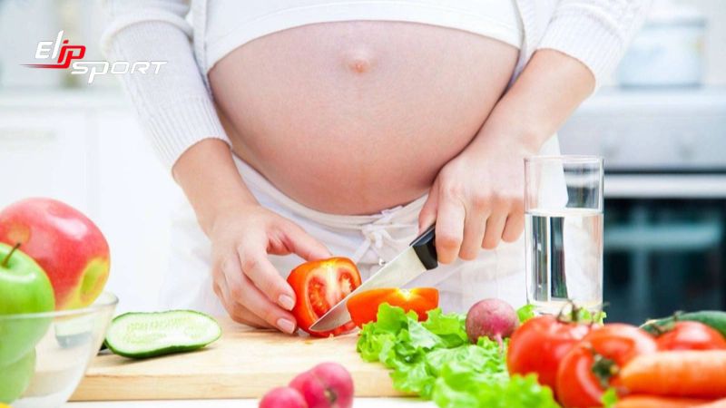Mẹ bầu ăn c&agrave; chua được&nbsp;