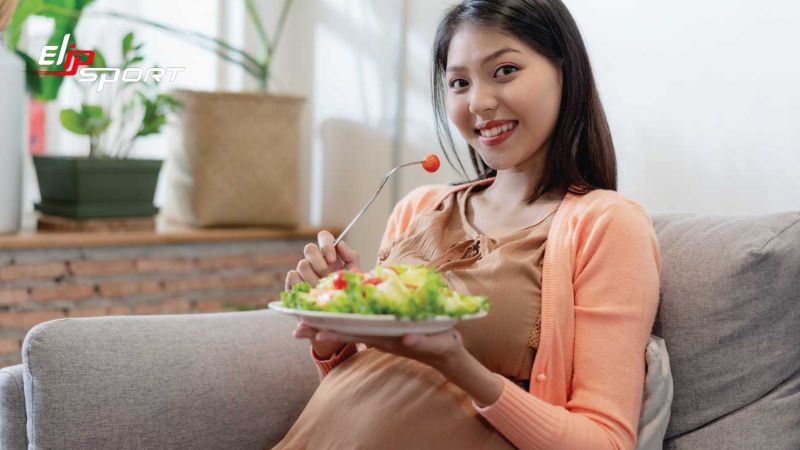 Ăn c&agrave; chua gi&uacute;p l&agrave;n da của mẹ bầu trở n&ecirc;n đẹp hơn