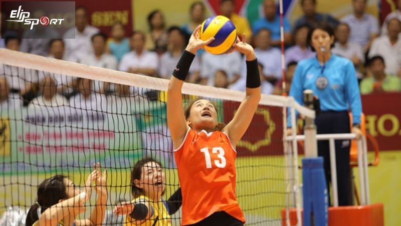 Một s&ocirc;́ lưu &yacute; khi b&uacute;ng b&oacute;ng chuyền