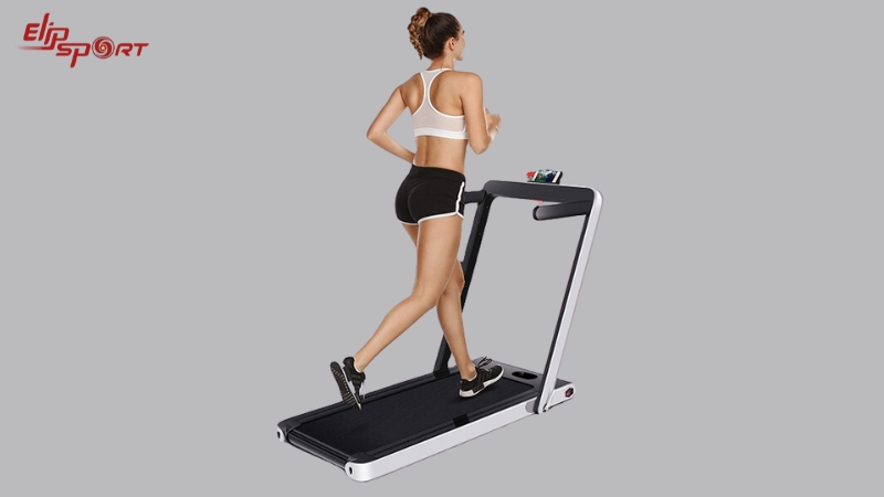 M&aacute;y chạy bộ cơ đ&ograve;i hỏi người d&ugrave;ng phải d&ugrave;ng lực của đ&ocirc;i ch&acirc;n đủ mạnh th&igrave; mới c&oacute; thể di chuyển băng tải