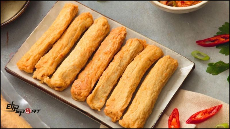 Chả c&aacute; chi&ecirc;n chứa nhiều calo, do đ&oacute; ăn nhiều c&oacute; thể dẫn đến tăng c&acirc;n