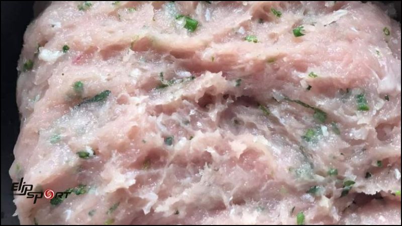 Si&ecirc;u thị cũng l&agrave; một lựa chọn tiện lợi để mua chả c&aacute; về bạn c&oacute; thể tự chi&ecirc;n tại nh&agrave;