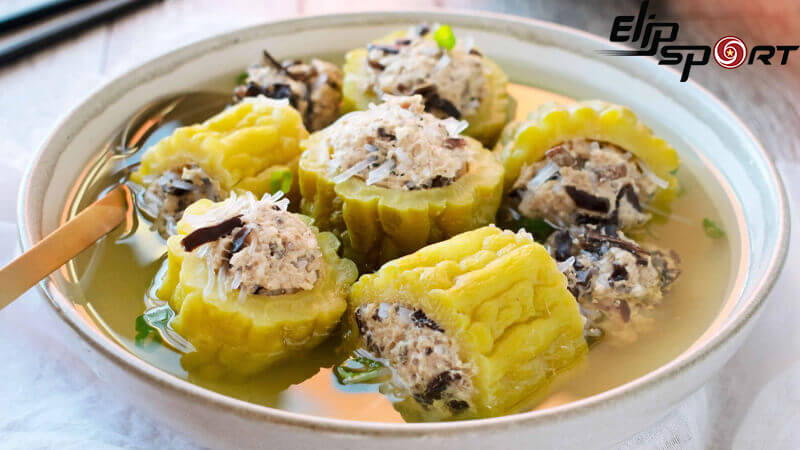 Canh khổ qua l&agrave; m&oacute;n ăn đặc trưng của người Việt Nam