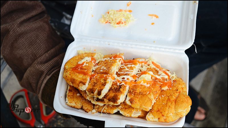 B&aacute;nh m&igrave; muối ớt l&agrave; m&oacute;n ăn nhanh, tiện lợi, ph&ugrave; hợp với mọi lứa tuổi v&agrave; cung cấp năng lượng cho cơ thể
