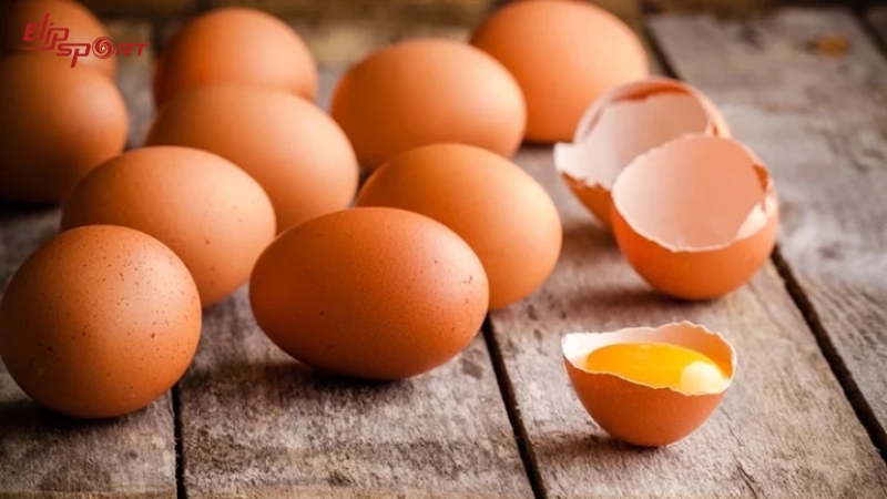 L&ograve;ng đỏ trứng c&oacute; calo cao hơn l&ograve;ng trắng trứng g&agrave;