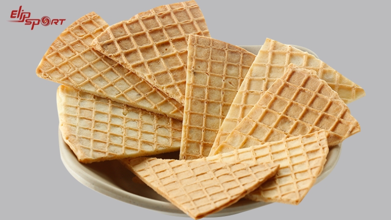 B&aacute;nh quế l&agrave; một loại b&aacute;nh được l&agrave;m từ bột m&igrave;, đường, bơ v&agrave; trứng