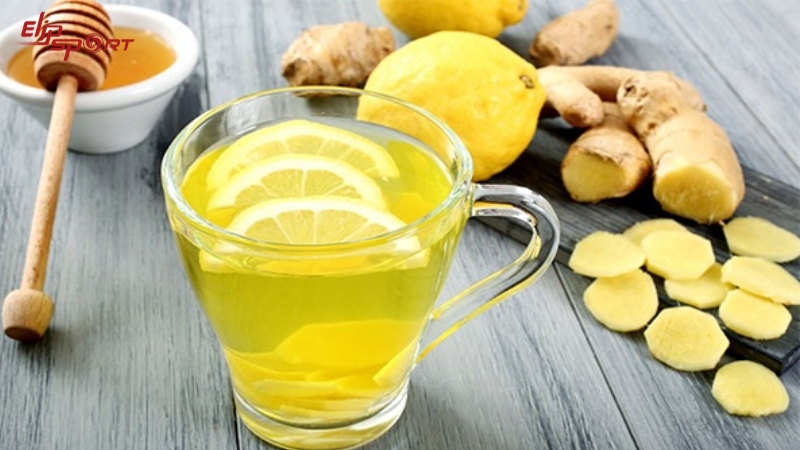 Nước chanh gừng l&agrave; thức uống được nhiều người ưa chuộng bởi hương vị thơm ngon