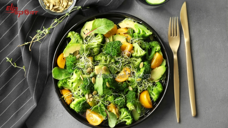 Salad kết hợp hạt b&iacute; mang đến m&oacute;n ăn hấp dẫn