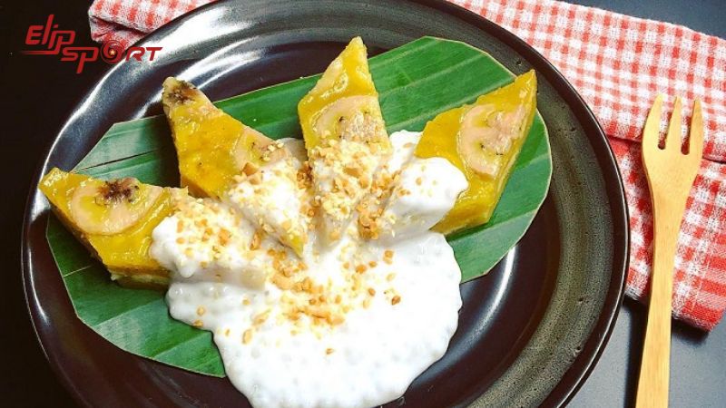B&aacute;nh chuối c&oacute; m&agrave;u v&agrave;ng nhạt, trong v&agrave; dẻo
