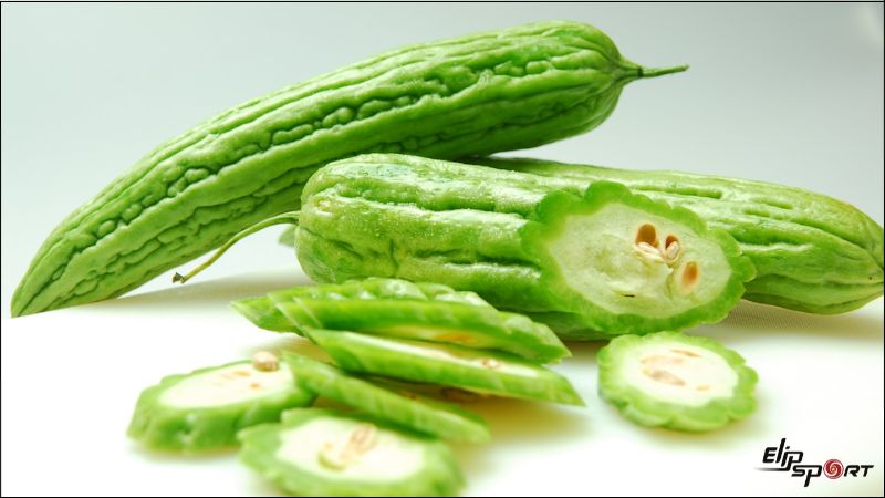 Trị mụn bằng mướp đắng