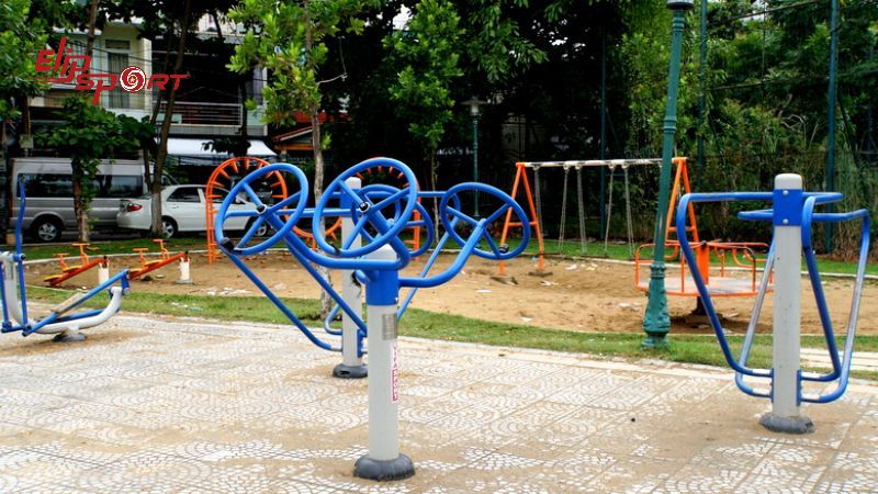 Kiểm tra kỹ c&agrave;ng m&aacute;y tập trước khi tập luyện