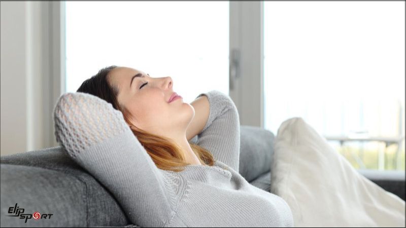 Nhắm mắt v&agrave; thư gi&atilde;n trong 1 ph&uacute;t