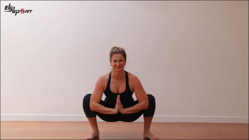 Bài t&acirc;̣p Asian Squat