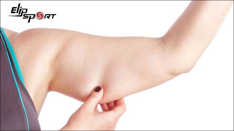 Th&oacute;i quen thiếu vận động c&oacute; thể dẫn đến mỡ thừa ở c&aacute;nh tay 