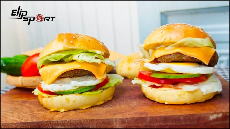 B&aacute;nh hamburger thường được xem x&eacute;t l&agrave; một m&oacute;n ăn nhanh kh&ocirc;ng tốt cho sức khỏe