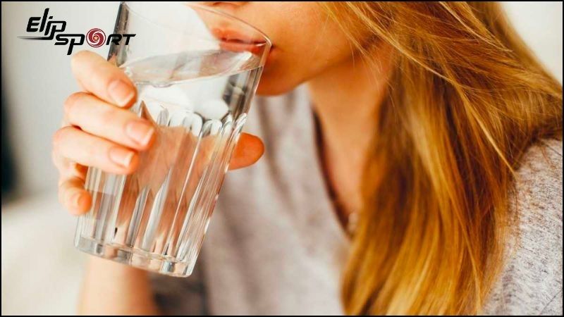 Nước lọc kh&ocirc;ng c&oacute; ảnh hưởng đến lượng calo ti&ecirc;u thụ trong cơ thể