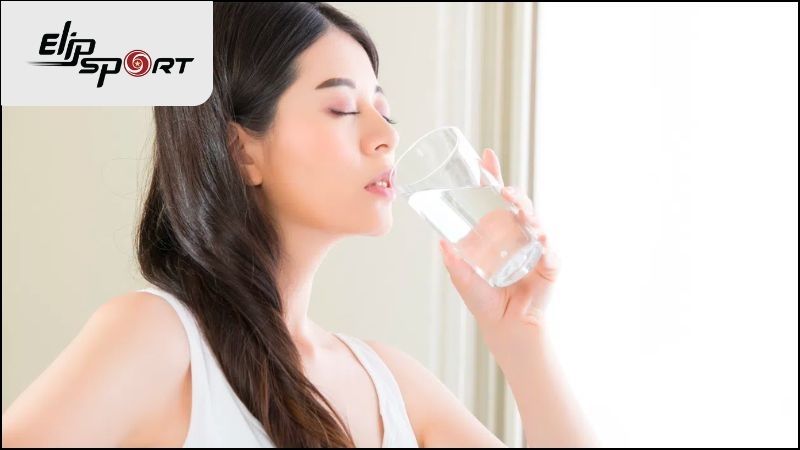 Uống trước v&agrave; sau khi tập thể dục, vận động